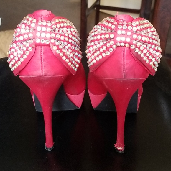 Red Heels - Picture 3 of 3